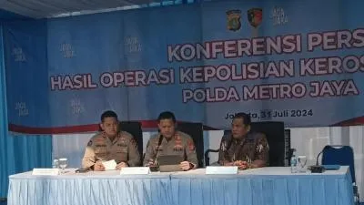 Di Balik Hantu Agustus dan Pasukan Pemukul Polda Metro