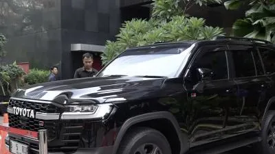 KPK Sita Toyota Land Cruiser Tersangka Kasus HGB Summarecon Bogor