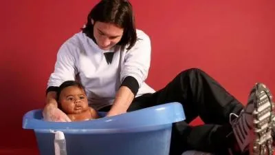 UNICEF Konfirmasi Keaslian Foto Messi Memandikan Yamal Jelang Final